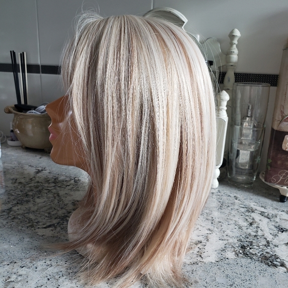 Wig. - Picture 3 of 5